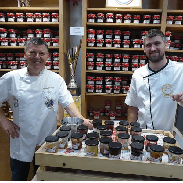 patrick et christophe loewert dans leur boutique à Kaysersberg