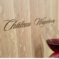 tonneau avec verre de vin rouge chateau wagenbourg