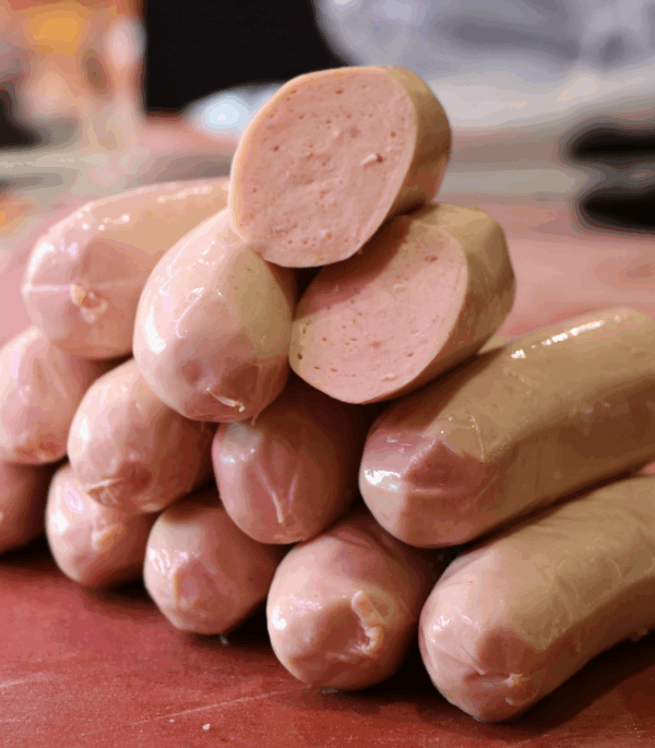 montagne de saucisses blanches