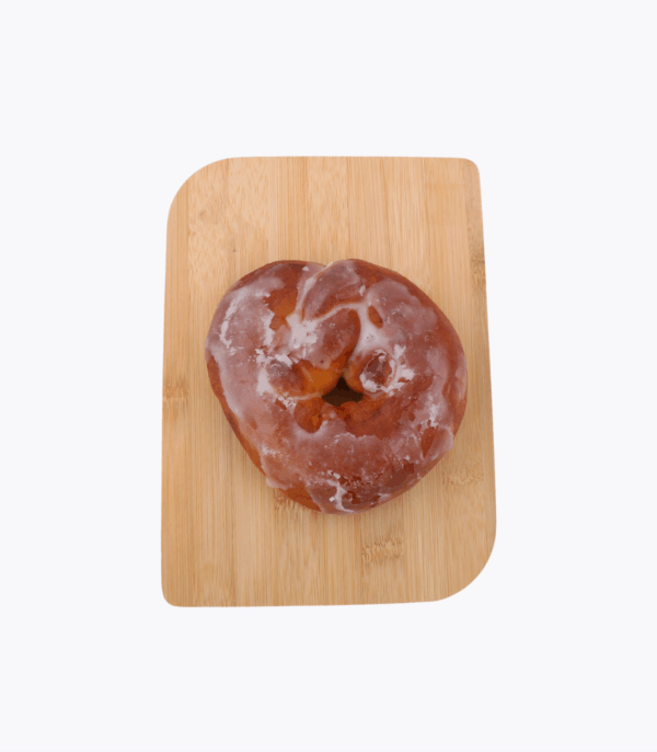 vu de dessus d'un bretzel brioche sur planche