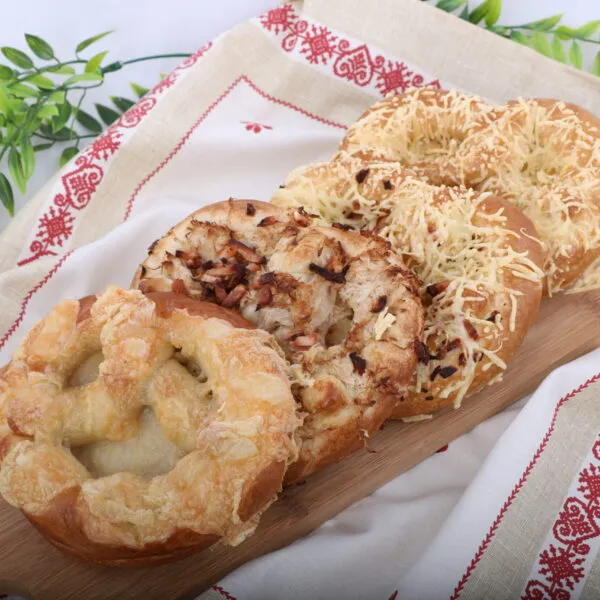 4 bretzel alignés sur planche