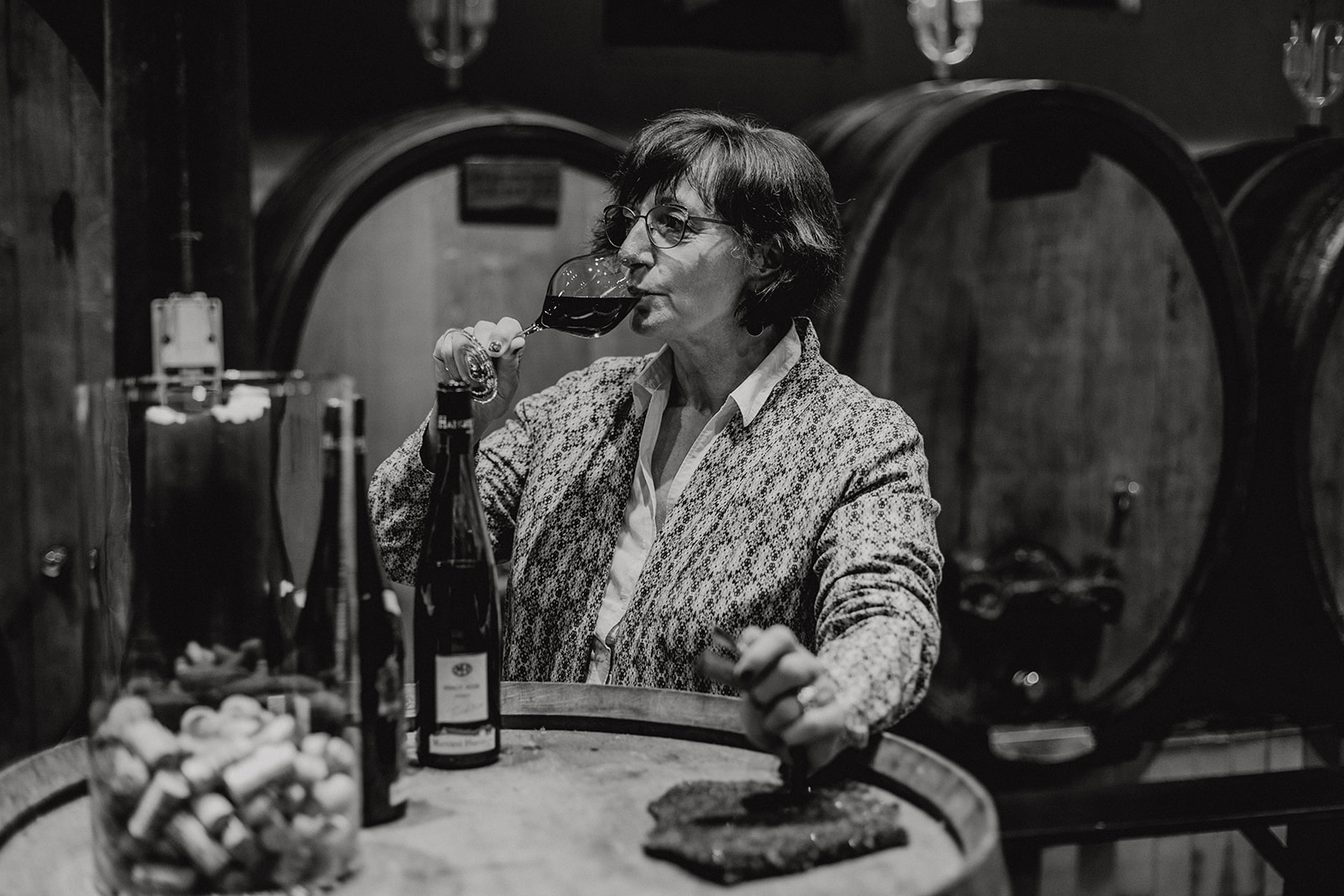 domaine matern haegelin en degustation dans sa cave