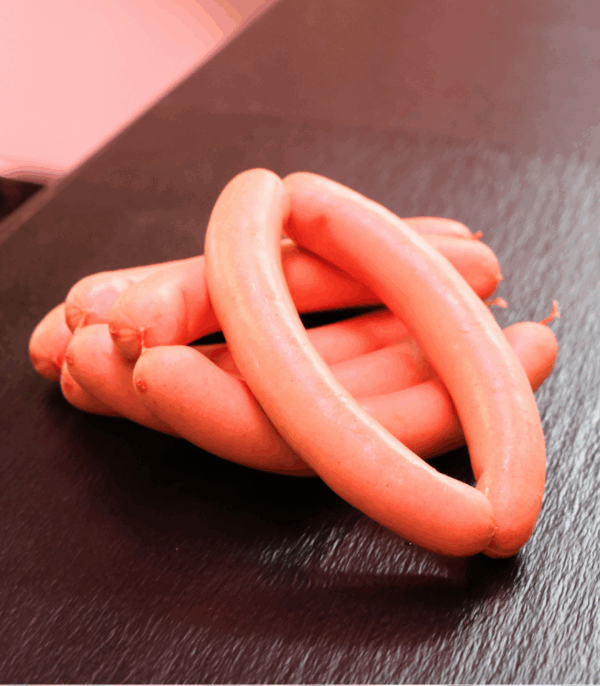 saucisses de Strasbourg sur ardoise
