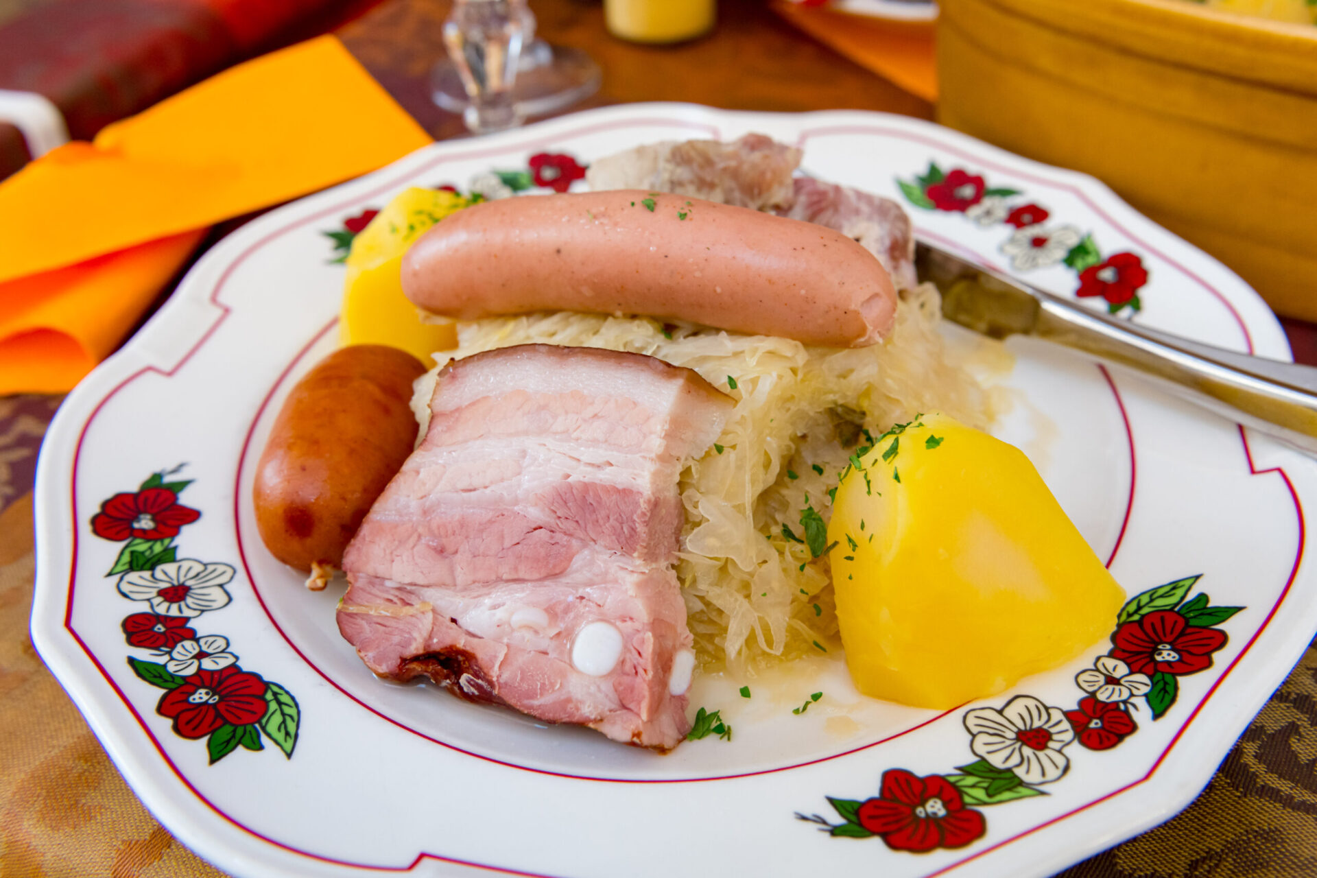 assiette de choucroute garnie