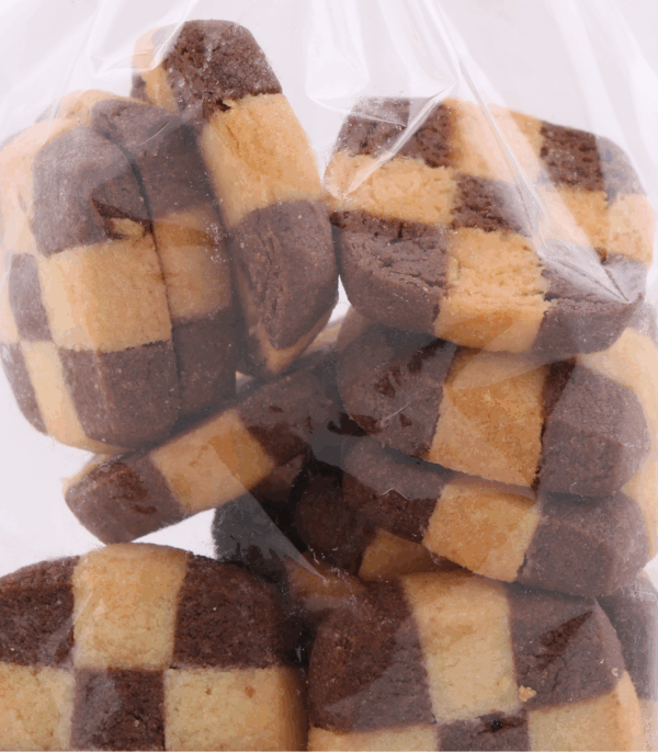 zoom sur les damiers chocolat table alsacienne
