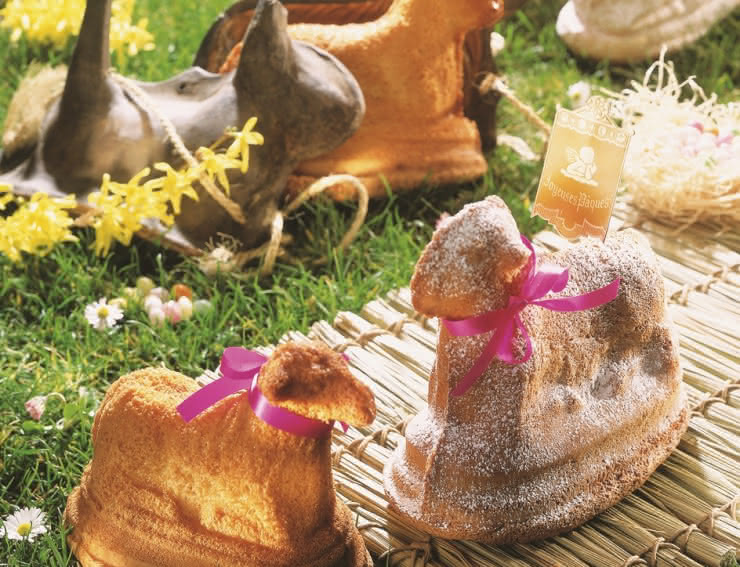 2 lamala (agneau pascale) avec les moules traditionnaux