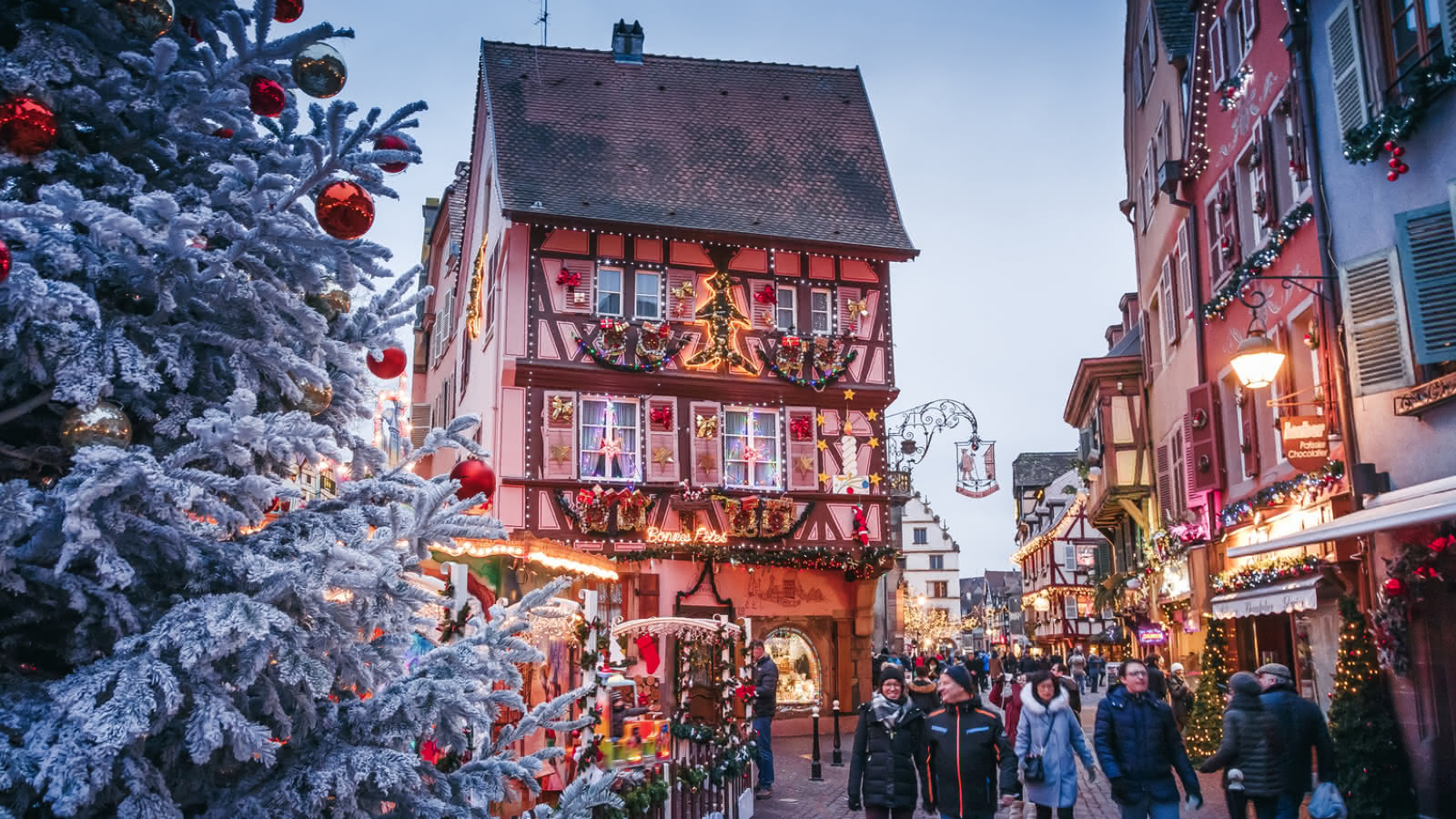 maison alsacienne pendant marché de noël