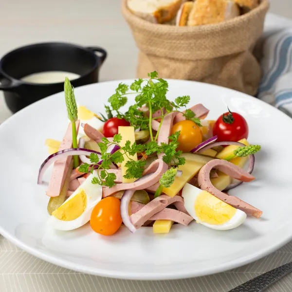assiette de salade vigneronne alsacienne