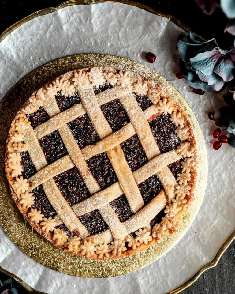 vue de dessus d'une tarte au linz