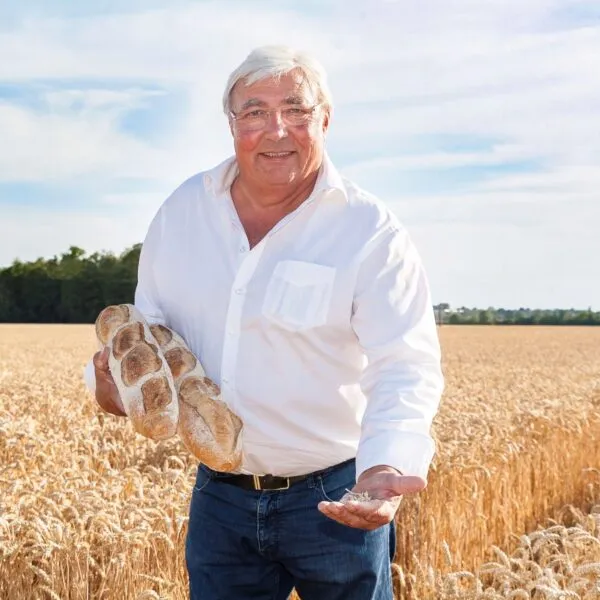 portrait paul poulaillon dans champs de blé
