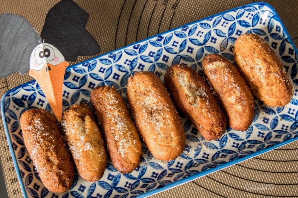 plateau de beignets de carnaval remplie